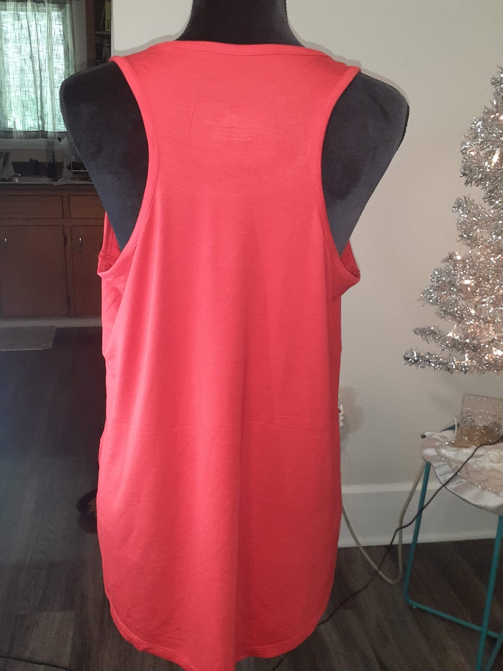 Red Tank Top/Large - Picture 2 of 4